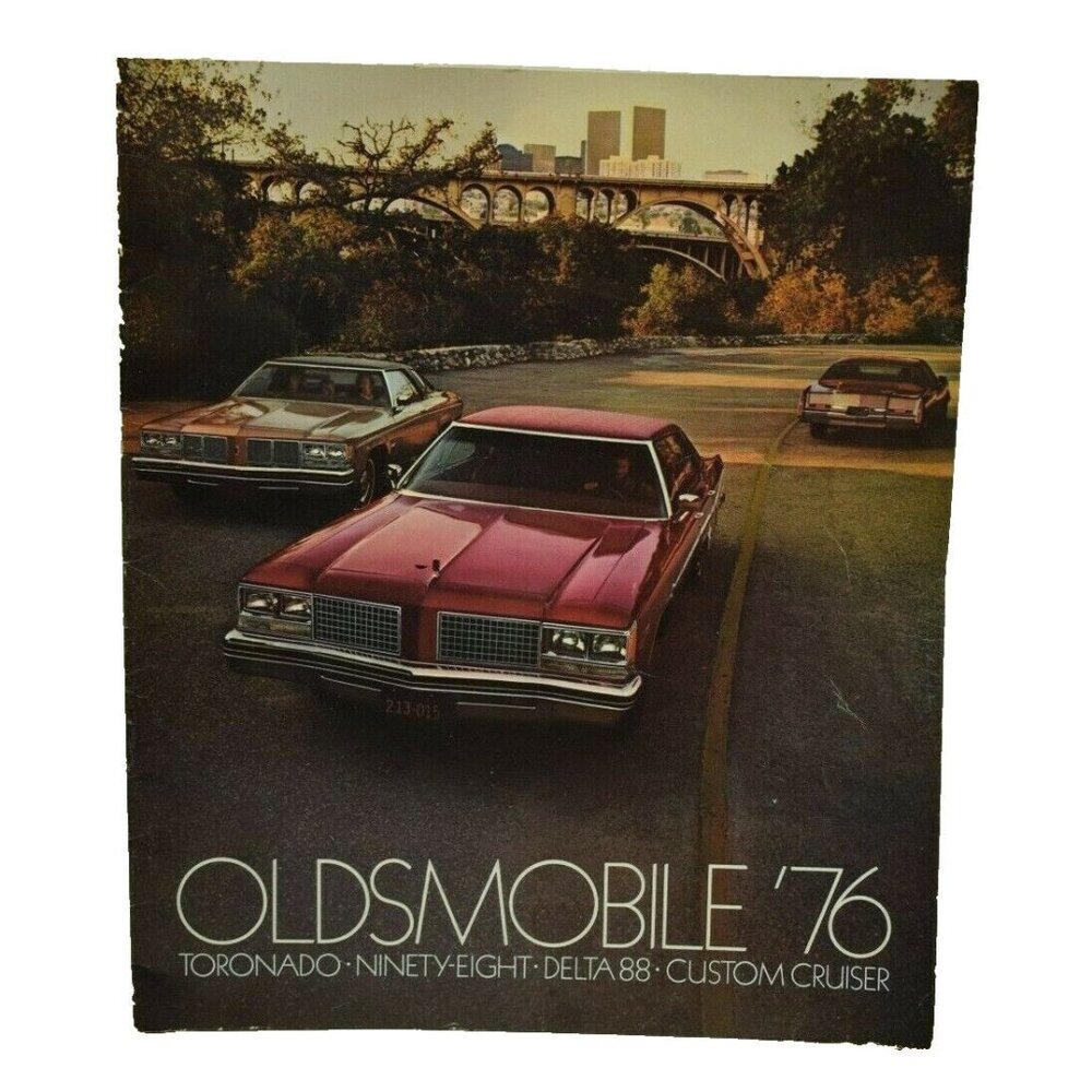 Vintage Oldsmobile 1976 Dealer Catalog Brochure with Accessory Options